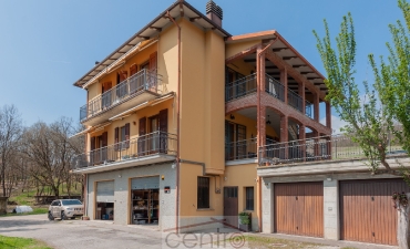 Marano di Gaggio M, appartamento ristrutturato con ingresso indipendente, garage doppio e terreno privato_27