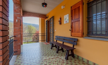 Marano di Gaggio M, appartamento ristrutturato con ingresso indipendente, garage doppio e terreno privato_2