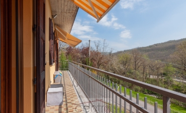 Marano di Gaggio M, appartamento ristrutturato con ingresso indipendente, garage doppio e terreno privato_9