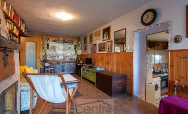 IL BORGO: COMPLESSO CON 3 APPARTAMENTI E TERRENI in località Montione, nella zona splendida vicino al Borgo La Scola._13