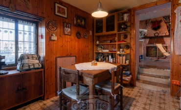 IL BORGO: COMPLESSO CON 3 APPARTAMENTI E TERRENI in località Montione, nella zona splendida vicino al Borgo La Scola._17
