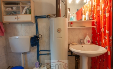 IL BORGO: COMPLESSO CON 3 APPARTAMENTI E TERRENI in località Montione, nella zona splendida vicino al Borgo La Scola._20