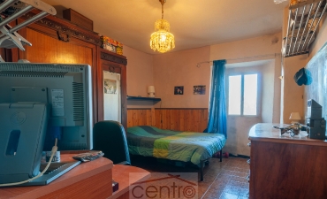 IL BORGO: COMPLESSO CON 3 APPARTAMENTI E TERRENI in località Montione, nella zona splendida vicino al Borgo La Scola._23