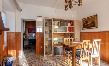 IL BORGO: COMPLESSO CON 3 APPARTAMENTI E TERRENI in località Montione, nella zona splendida vicino al Borgo La Scola._6