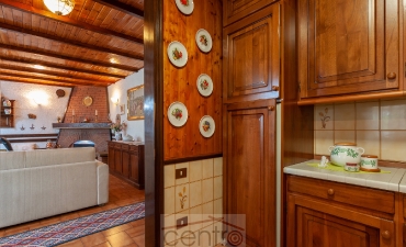 CASA DEI TRE CAMINI: VILLA BIFAMILIARE CON PISCINA_13