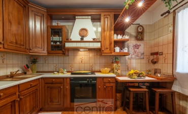 CASA DEI TRE CAMINI: VILLA BIFAMILIARE CON PISCINA_15