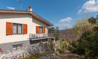 CASA DEI TRE CAMINI: VILLA BIFAMILIARE CON PISCINA_2